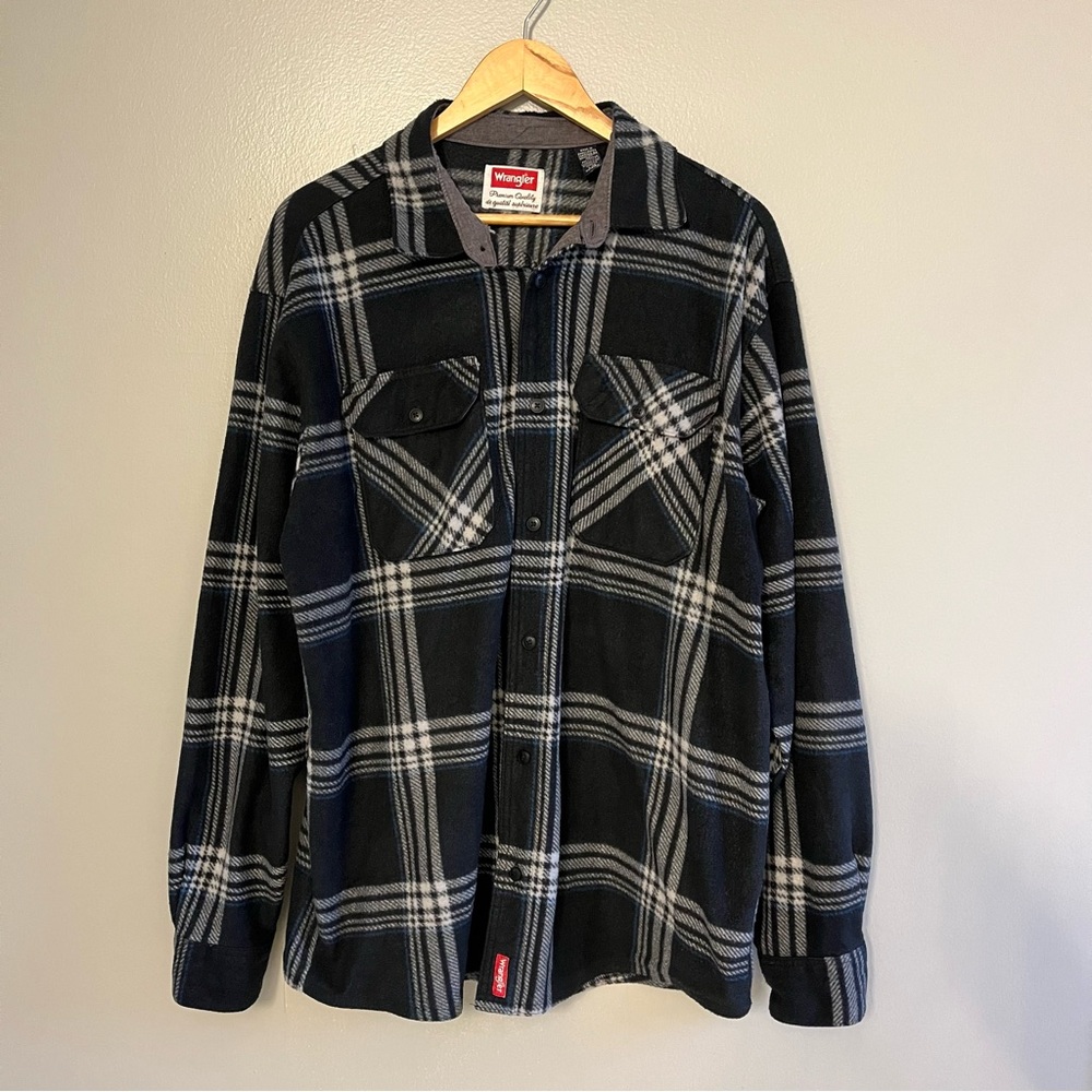 Wrangler Premium Quality Men’s Black White Plaid Button Up Flannel Shirt Size L